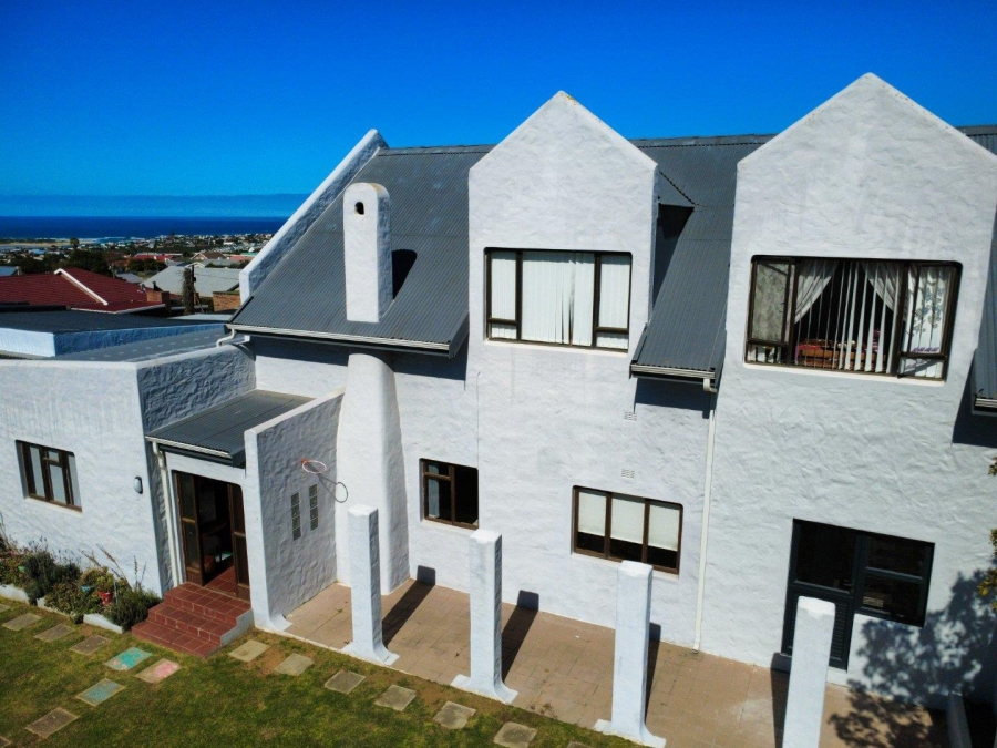 4 Bedroom Property for Sale in Stilbaai Wes Western Cape